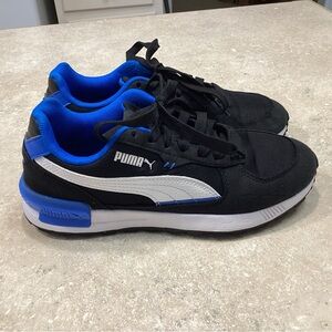 Puma boys sneakers 4C blue,black,white athletic shoes